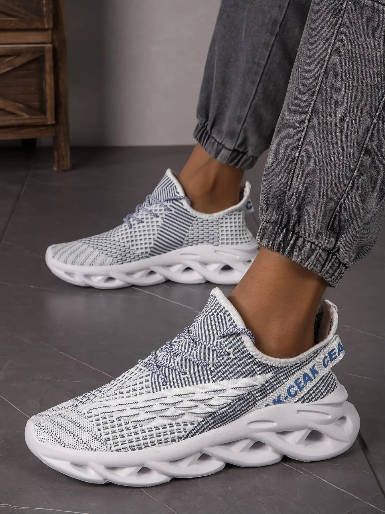 Men'S Breathable Flyknit Sock Shoes: Elastic Sock Cuff Wrap, Fatigue-Free Walking Shoes, Athletic Walking Shoes, Flexible Shoe