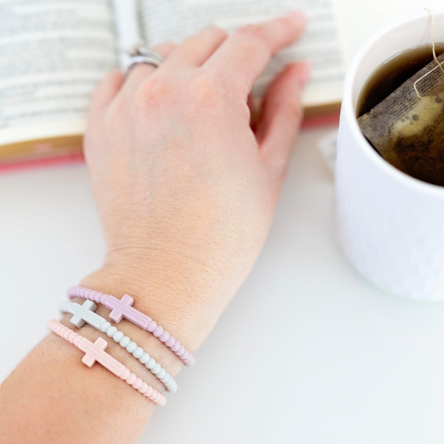Elegant Dreamy Jesus Cross Silicone Bracelet - A Meaningful Accessory for Every Occasion
